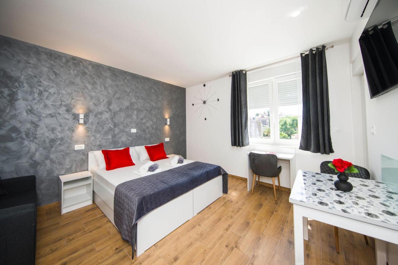 Split Central Luxury Studios Екстер'єр фото