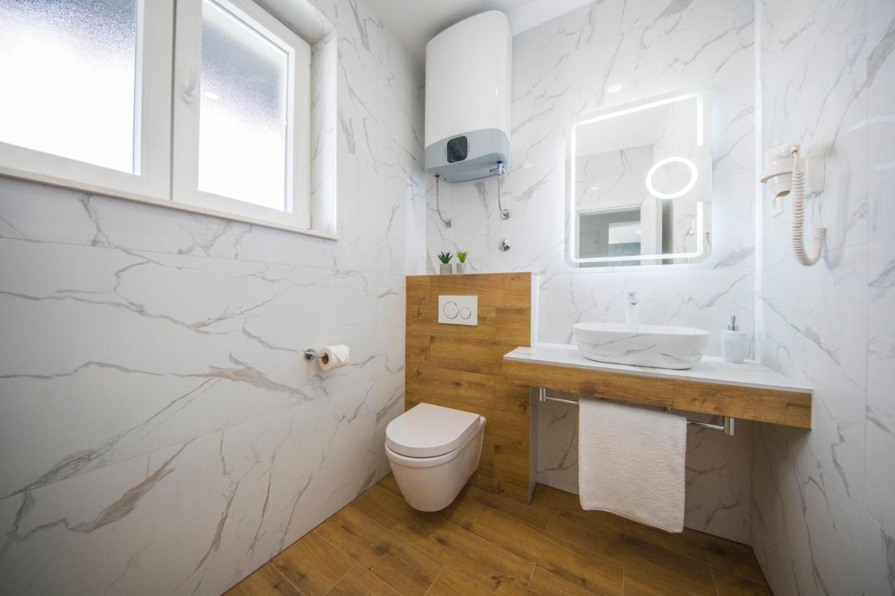 Split Central Luxury Studios Екстер'єр фото