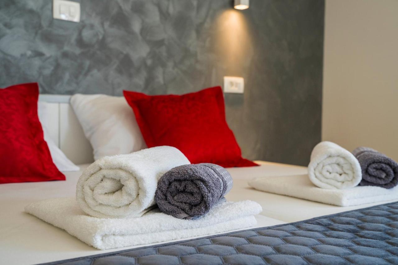 Split Central Luxury Studios Екстер'єр фото
