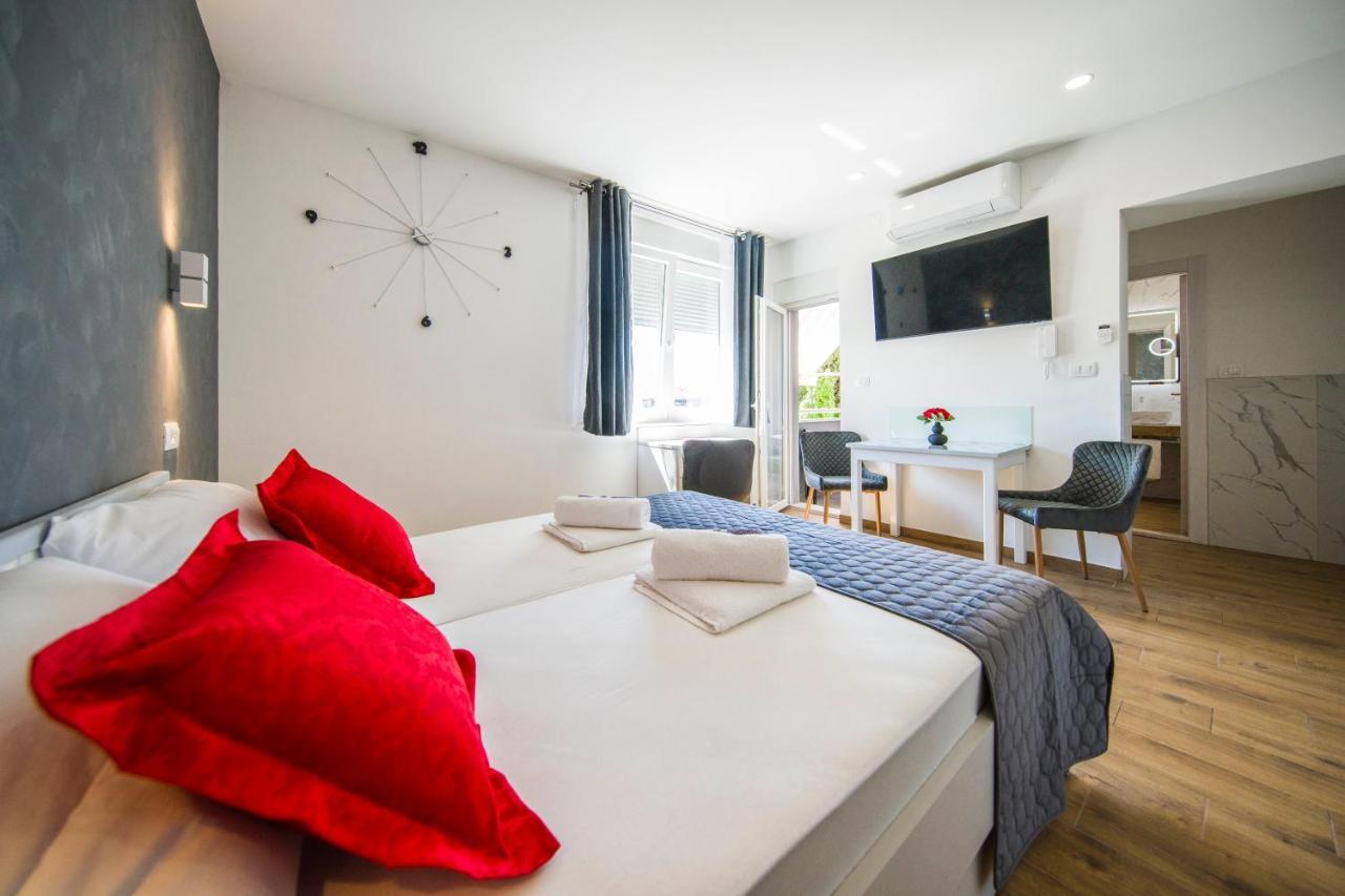 Split Central Luxury Studios Екстер'єр фото