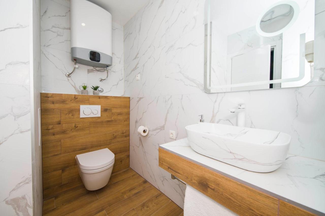 Split Central Luxury Studios Екстер'єр фото