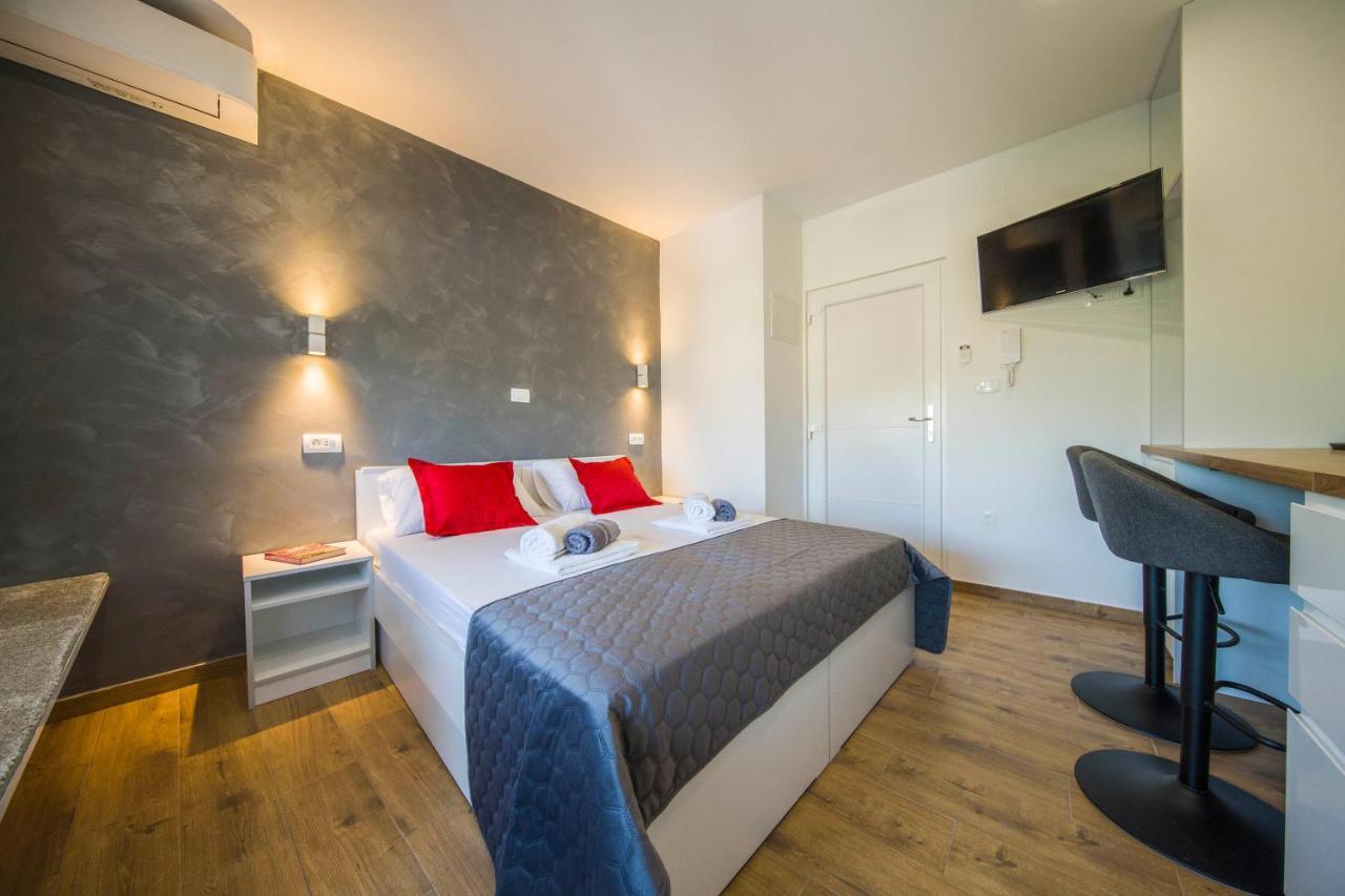 Split Central Luxury Studios Екстер'єр фото